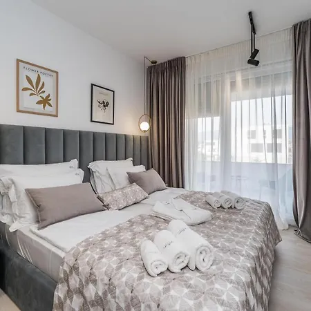 Luxury Apartment Sun With Private Pool And Jacuzzi Novalja Exterior photo