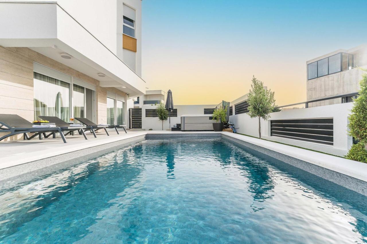 Luxury Sun With Private Pool And Jacuzzi * Novalja
