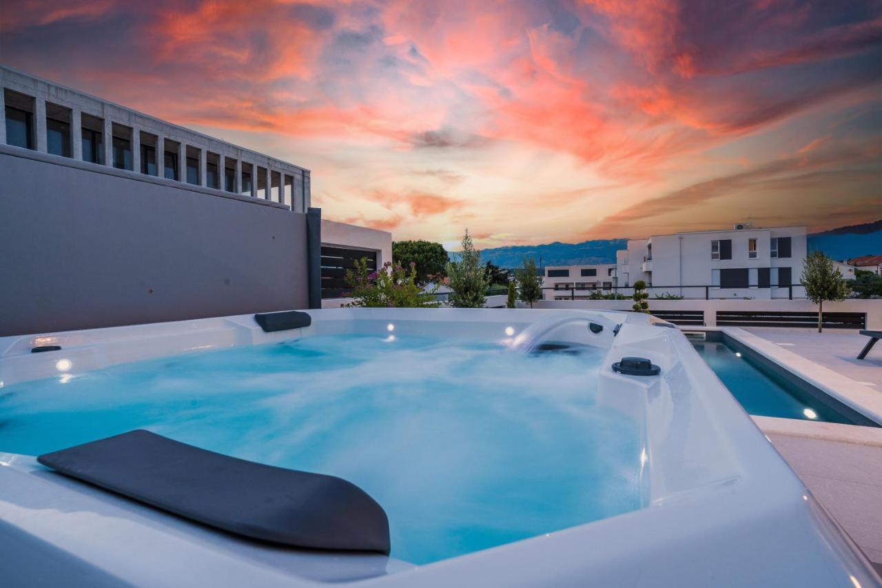 Luxury Sun With Private Pool And Jacuzzi