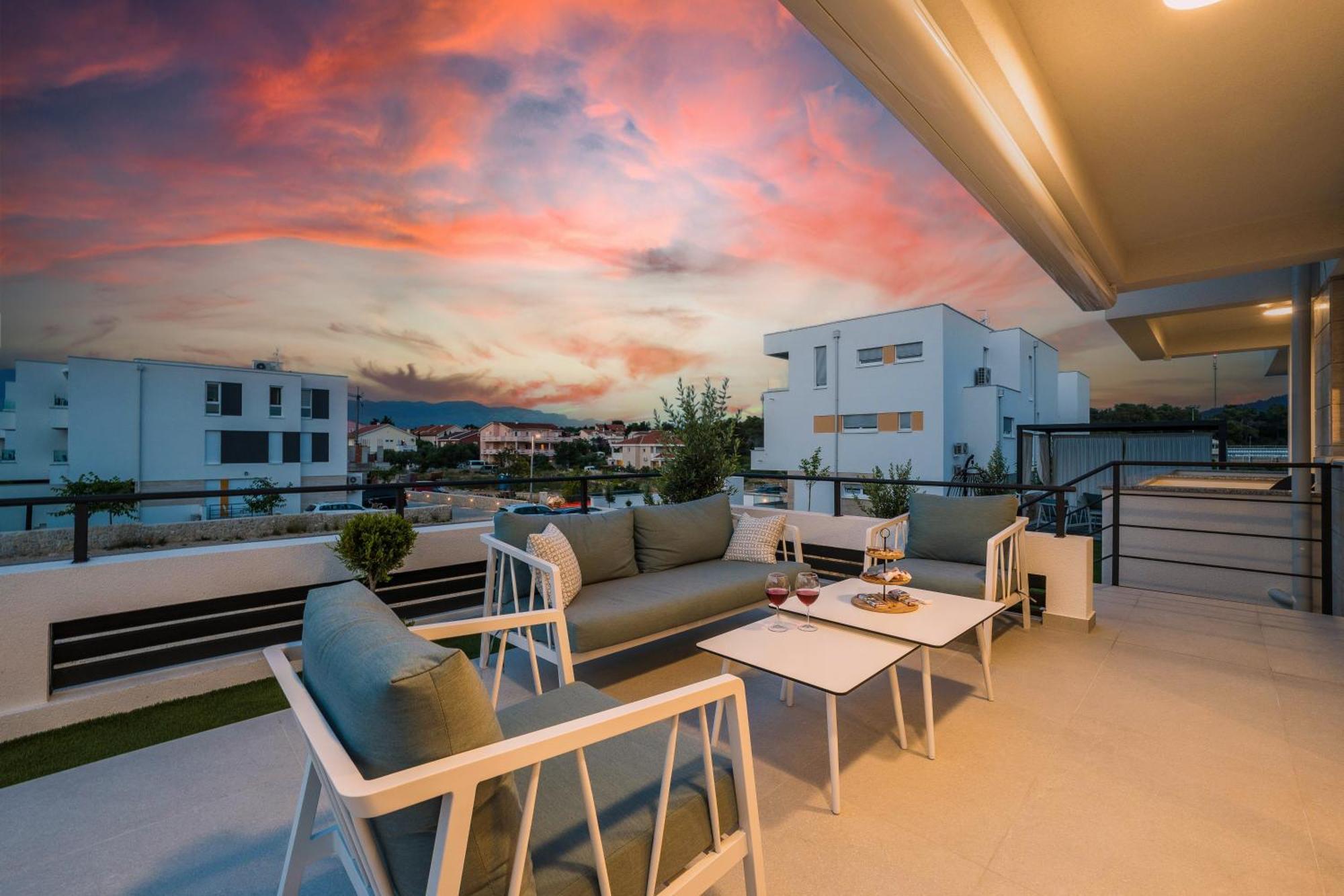 Luxury Sun With Private Pool And Jacuzzi Novalja